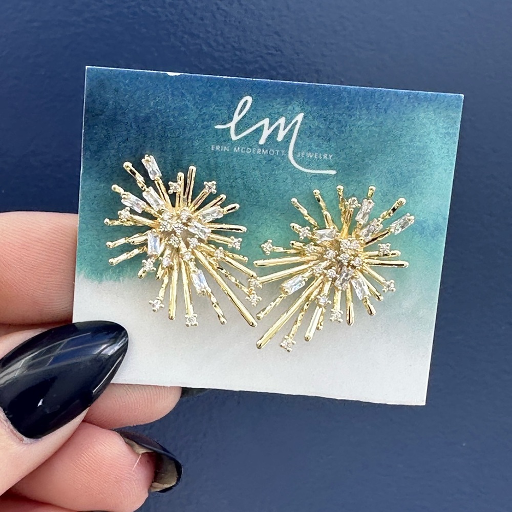 New!Erin McDermott Jewelry Sparkling Starburst Gold Studs / METALLIC GOLD